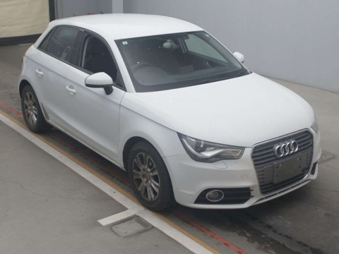 2013 Audi A1 Sportback 8XCAX[2]