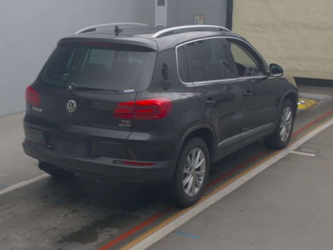 2013 Volkswagen Tiguan 5NCTH[1]