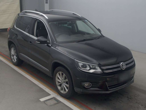 2013 Volkswagen Tiguan 5NCTH[2]