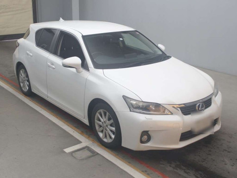 2012 Lexus CT ZWA10[2]