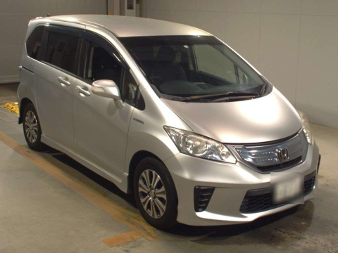 2014 Honda Freed hybrid GP3[2]