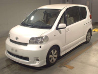 2004 Toyota Porte