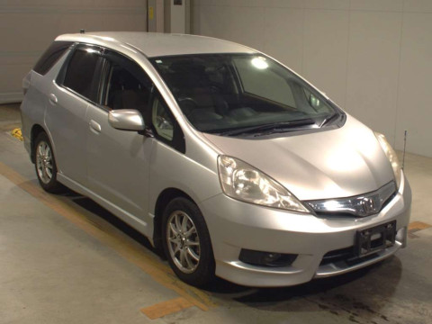 2012 Honda Fit Shuttle Hybrid GP2[2]