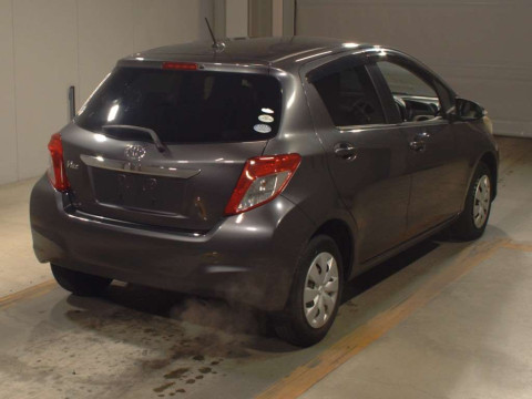 2011 Toyota Vitz NSP130[1]