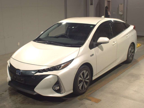 2018 Toyota Prius PHV ZVW52[0]