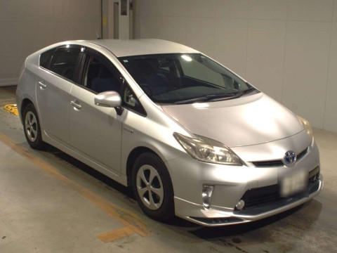 2013 Toyota Prius ZVW30[2]