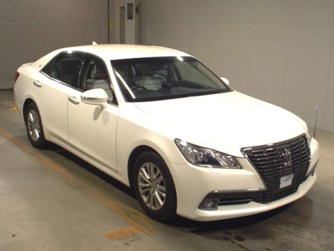 2013 Toyota Crown GRS210[2]