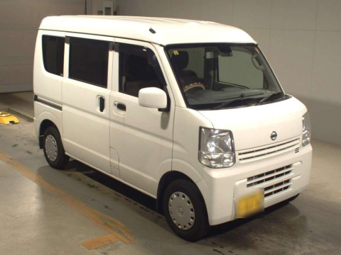 2015 Nissan NV100 Clipper DR17V[2]