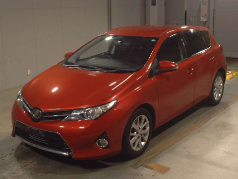 2014 Toyota Auris NZE181H[0]