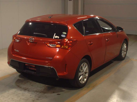 2014 Toyota Auris NZE181H[1]