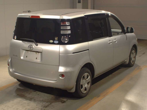 2010 Toyota Sienta NCP81G[1]