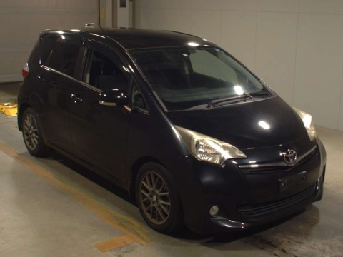 2011 Toyota Ractis NSP120[2]