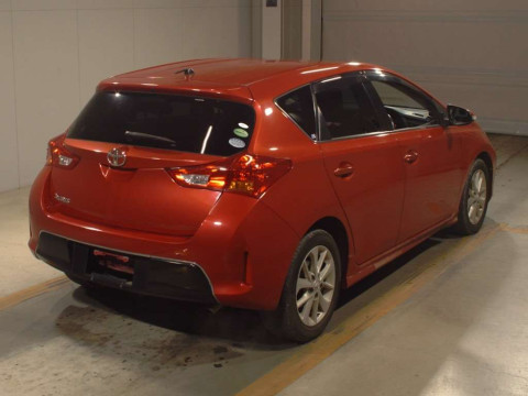 2013 Toyota Auris NZE181H[1]