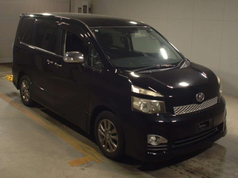 2011 Toyota Voxy ZRR70W[2]