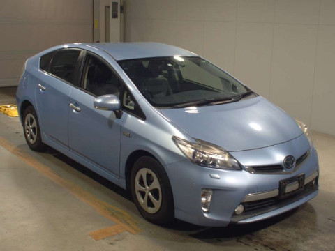 2012 Toyota Prius PHV ZVW35[2]