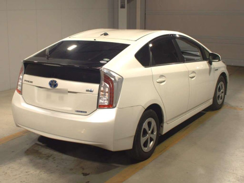 2015 Toyota Prius ZVW30[1]