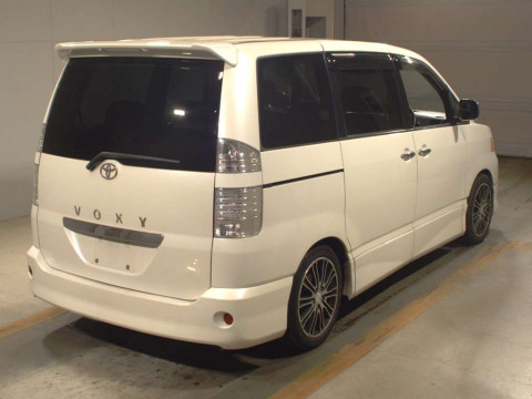 2007 Toyota Voxy AZR60G[1]