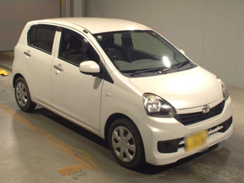 2015 Toyota Pixis Epoch LA300A[2]