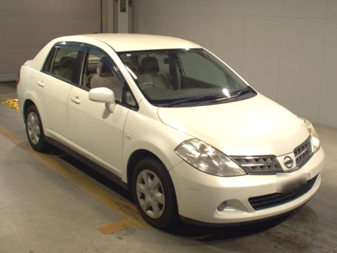 2010 Nissan Tiida Latio SC11[2]