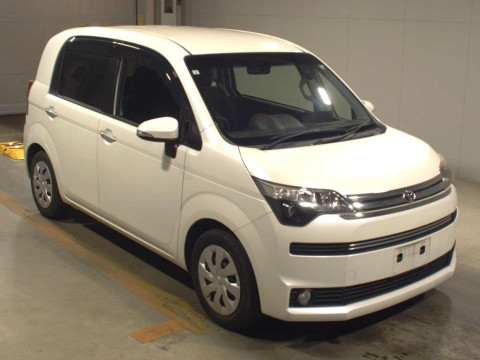 2015 Toyota Spade NCP141[2]