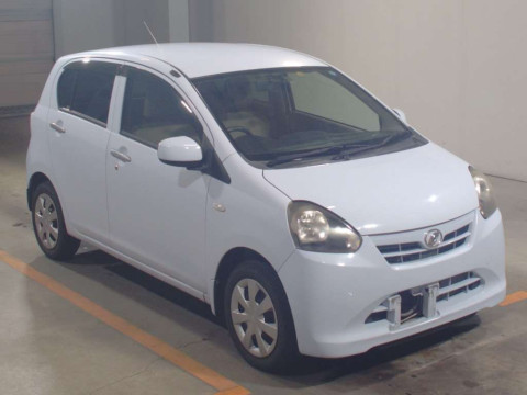 2011 Daihatsu Mira es LA300S[2]