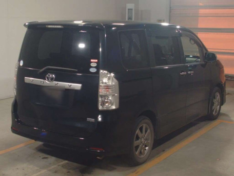 2010 Toyota Voxy ZRR70W[1]