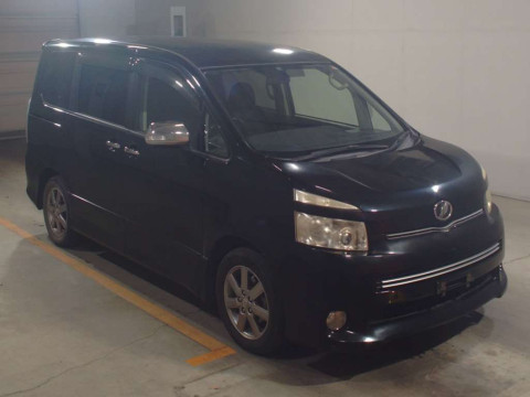 2010 Toyota Voxy ZRR70W[2]