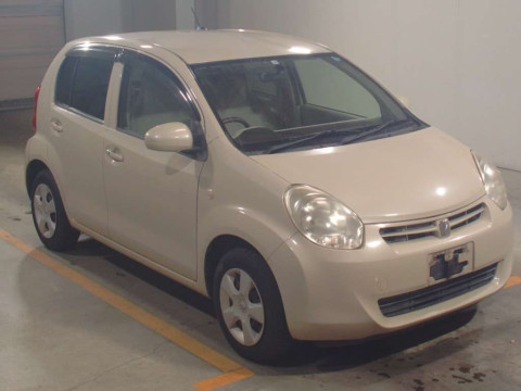 2010 Toyota Passo NGC30[2]