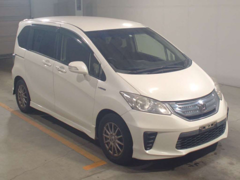 2012 Honda Freed hybrid GP3[2]