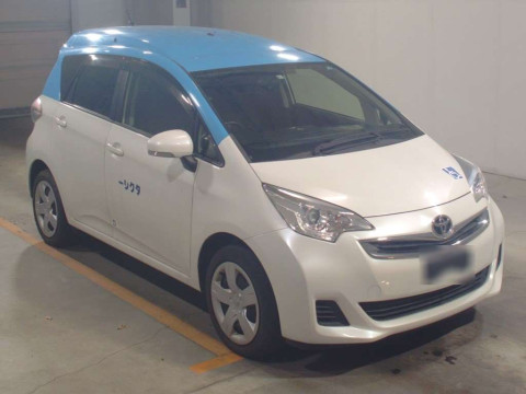 2015 Toyota Ractis NCP122[2]