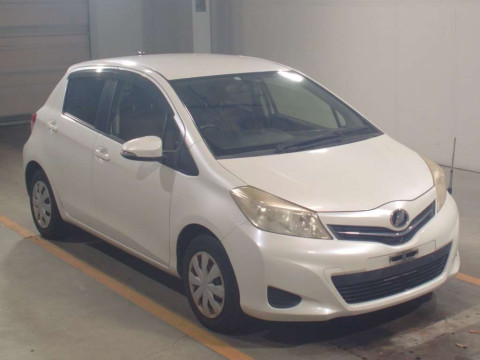 2011 Toyota Vitz KSP130[2]