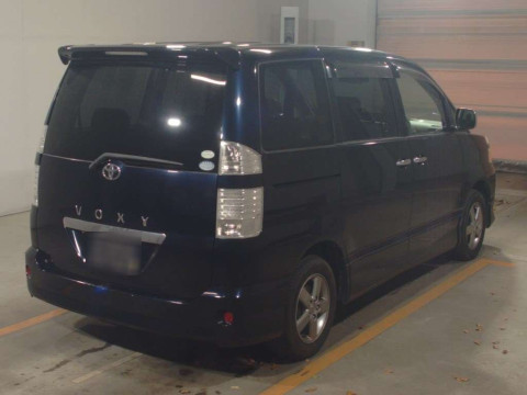 2005 Toyota Voxy AZR60G[1]