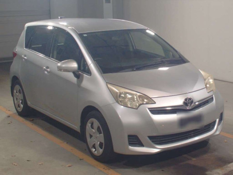 2011 Toyota Ractis NSP120[2]