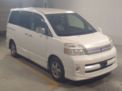 2007 Toyota Voxy AZR60G[2]