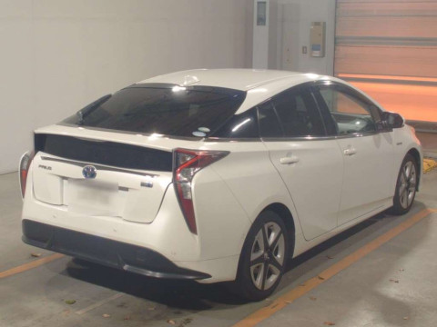 2017 Toyota Prius ZVW51[1]