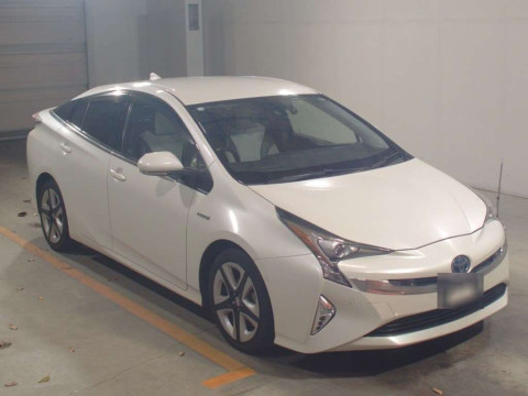 2017 Toyota Prius ZVW51[2]