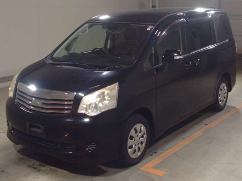 2011 Toyota Noah ZRR70G[0]