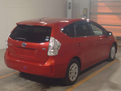 2011 Toyota Prius alpha ZVW41W[1]