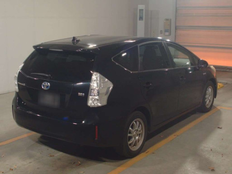 2011 Toyota Prius alpha ZVW41W[1]