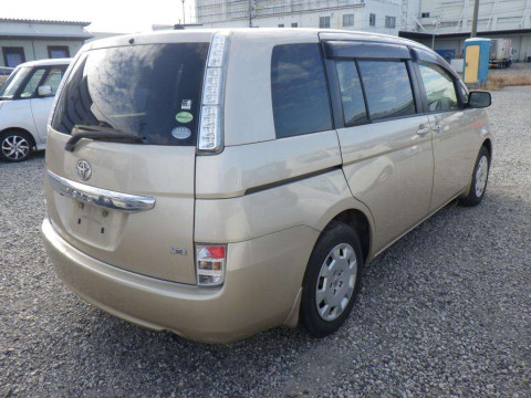 2012 Toyota Isis ZGM10G[1]