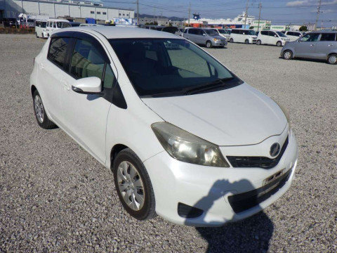 2011 Toyota Vitz NSP130[2]