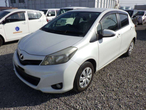 2013 Toyota Vitz KSP130[0]