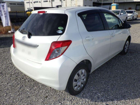 2013 Toyota Vitz KSP130[1]