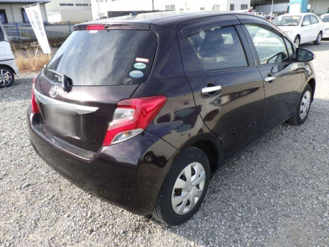 2015 Toyota Vitz KSP130[1]