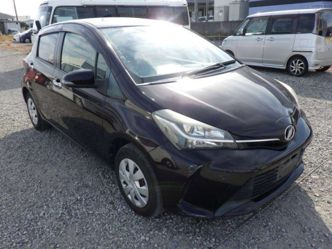 2015 Toyota Vitz KSP130[2]