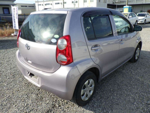 2012 Toyota Passo KGC30[1]