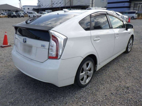 2012 Toyota Prius ZVW30[1]