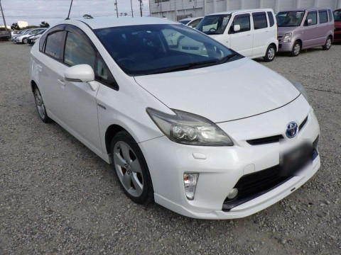 2012 Toyota Prius ZVW30[2]