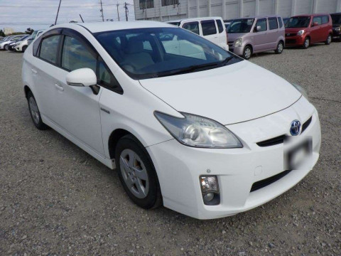 2011 Toyota Prius ZVW30[2]