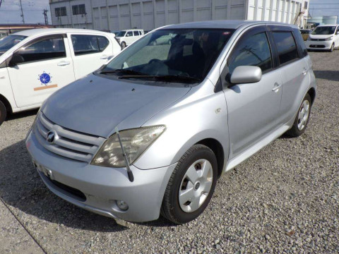 2005 Toyota IST NCP61[0]